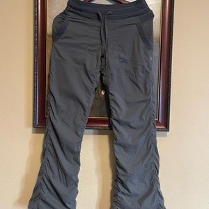 Luluslemon Athletica womens pants  Sz 4